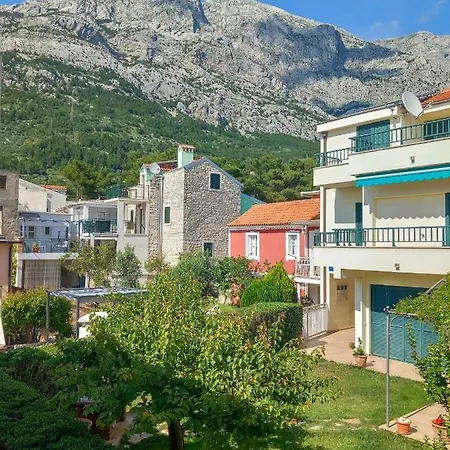 Apartment Baska Voda Apartments - Steps From The Beach, Free Parking, Central Location *