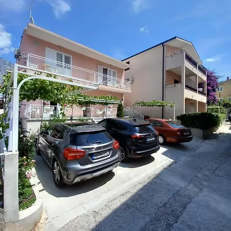 Baska Voda Apartments - Steps From The Beach, Free Parking, Central Location Apartment