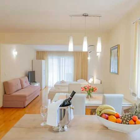 Apartment Baska Voda Apartments - Steps From The Beach, Free Parking, Central Location