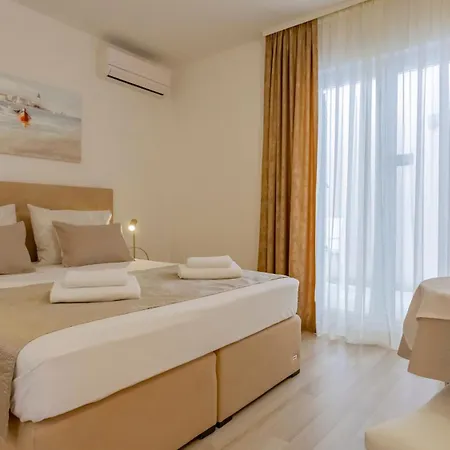 Baska Voda Apartments - Steps From The Beach, Free Parking, Central Location Apartment