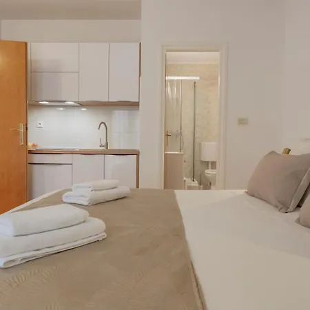 Baska Voda Apartments - Steps From The Beach, Free Parking, Central Location