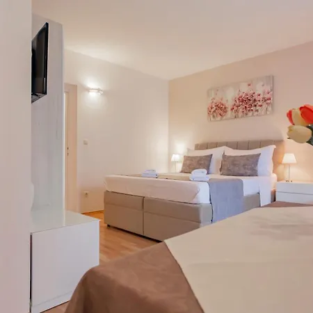 - Center, 50m From The Beach, Free Parking Daire *