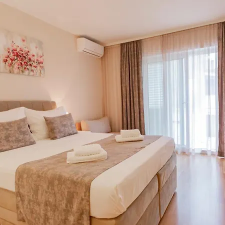 Apartment Baska Voda Apartments - Steps From The Beach, Free Parking, Central Location *