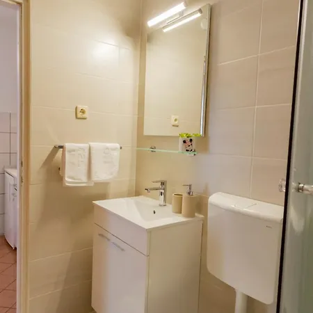 Baska Voda Apartments - Steps From The Beach, Free Parking, Central Location *