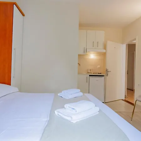Apartment Baska Voda Apartments - Steps From The Beach, Free Parking, Central Location *
