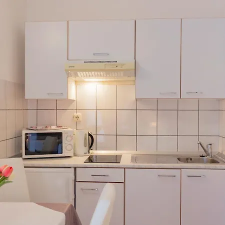 Baska Voda Apartments - Steps From The Beach, Free Parking, Central Location *