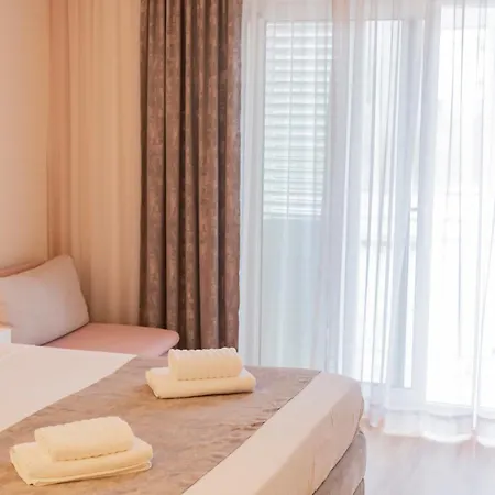 Baska Voda Apartments - Steps From The Beach, Free Parking, Central Location
