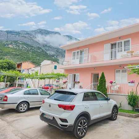 Baska Voda Apartments - Steps From The Beach, Free Parking, Central Location *