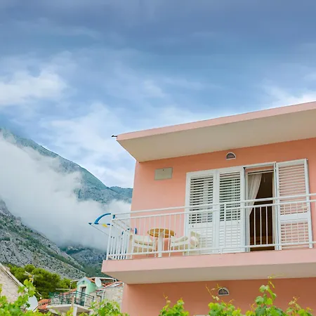 Baska Voda Apartments - Steps From The Beach, Free Parking, Central Location